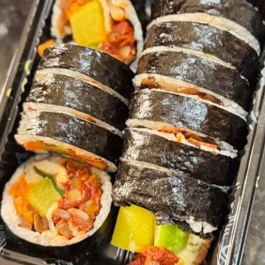 오징어 김밥 Spicy Squid Kimbap