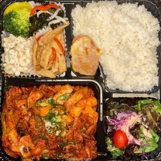 제육 덮밥 Spicy Pork