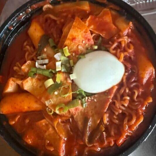 라볶이 Spicy Rice Cake w/ Ramen