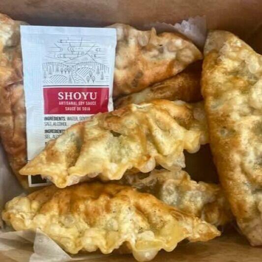 군만두 Fried Dumplings